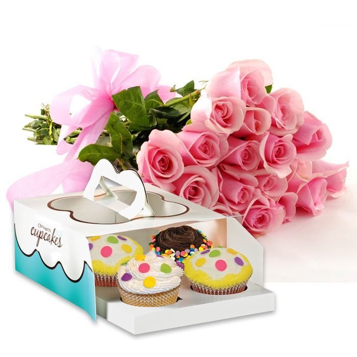 CUPCAKES WITH IMPORTED ROSES